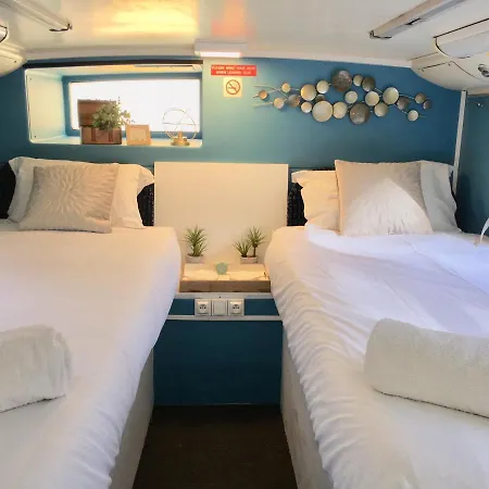 The Coachhouse Bus Luxury tent *