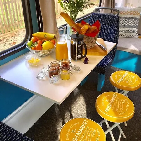 The Coachhouse Bus Luxury tent *